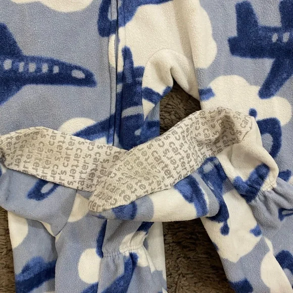 Boys Carters Fleece Footsie Pjs Size 5t football/planes - Picture 12 of 13